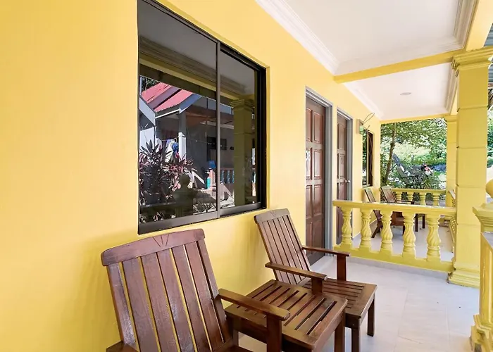 Fiqthya Chalet & Cafe