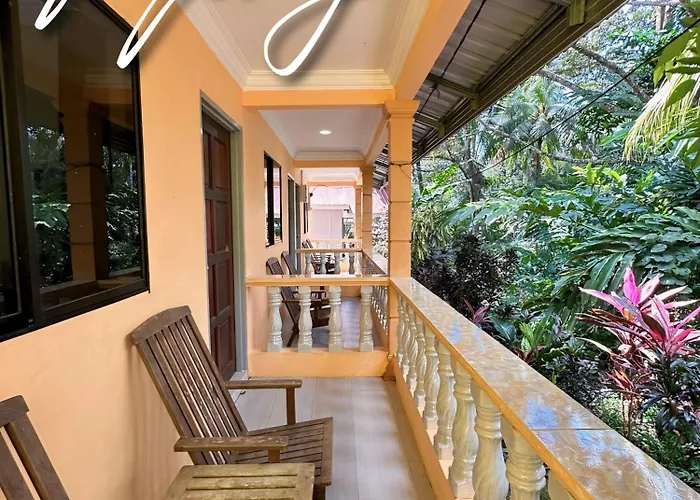 Fiqthya Chalet & Cafe
